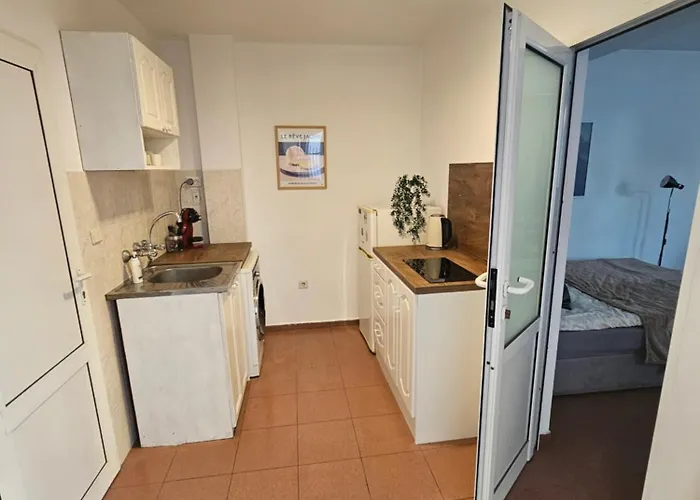 Charming Ground Floor Aprt In Old *