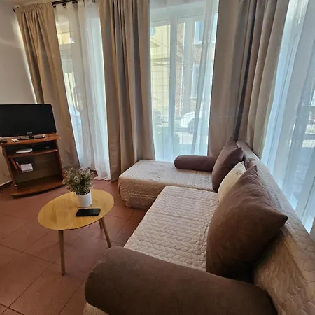 Charming Ground Floor Aprt In Old Apartman Szófia