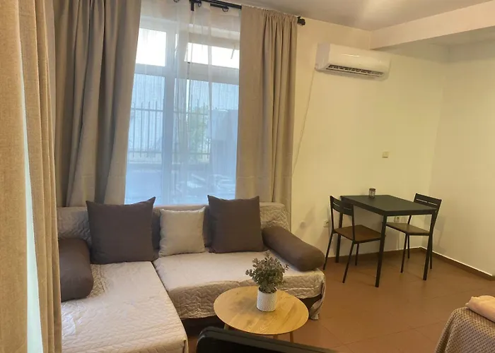 Charming Ground Floor Aprt In Old * Sofia