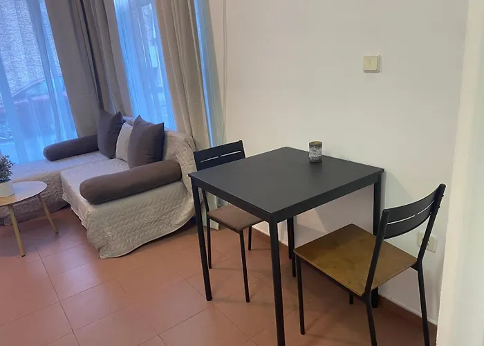 Charming Ground Floor Aprt In Old * Sofia