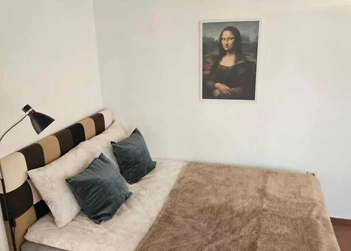 Charming Ground Floor Aprt In Old Sofia